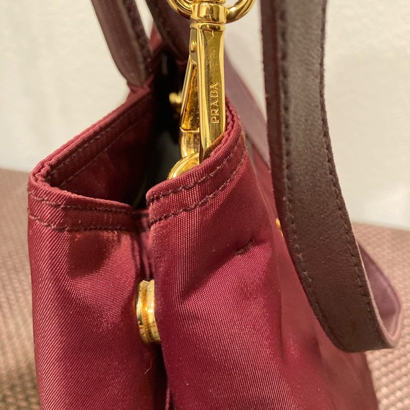Vintage Prada nylon shoulder bag - Picture 7 of 8
